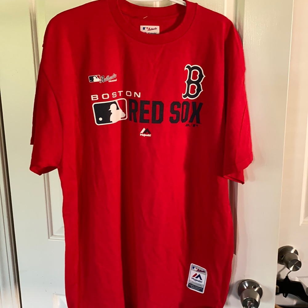 New majestic Boston Red Sox tee shirt